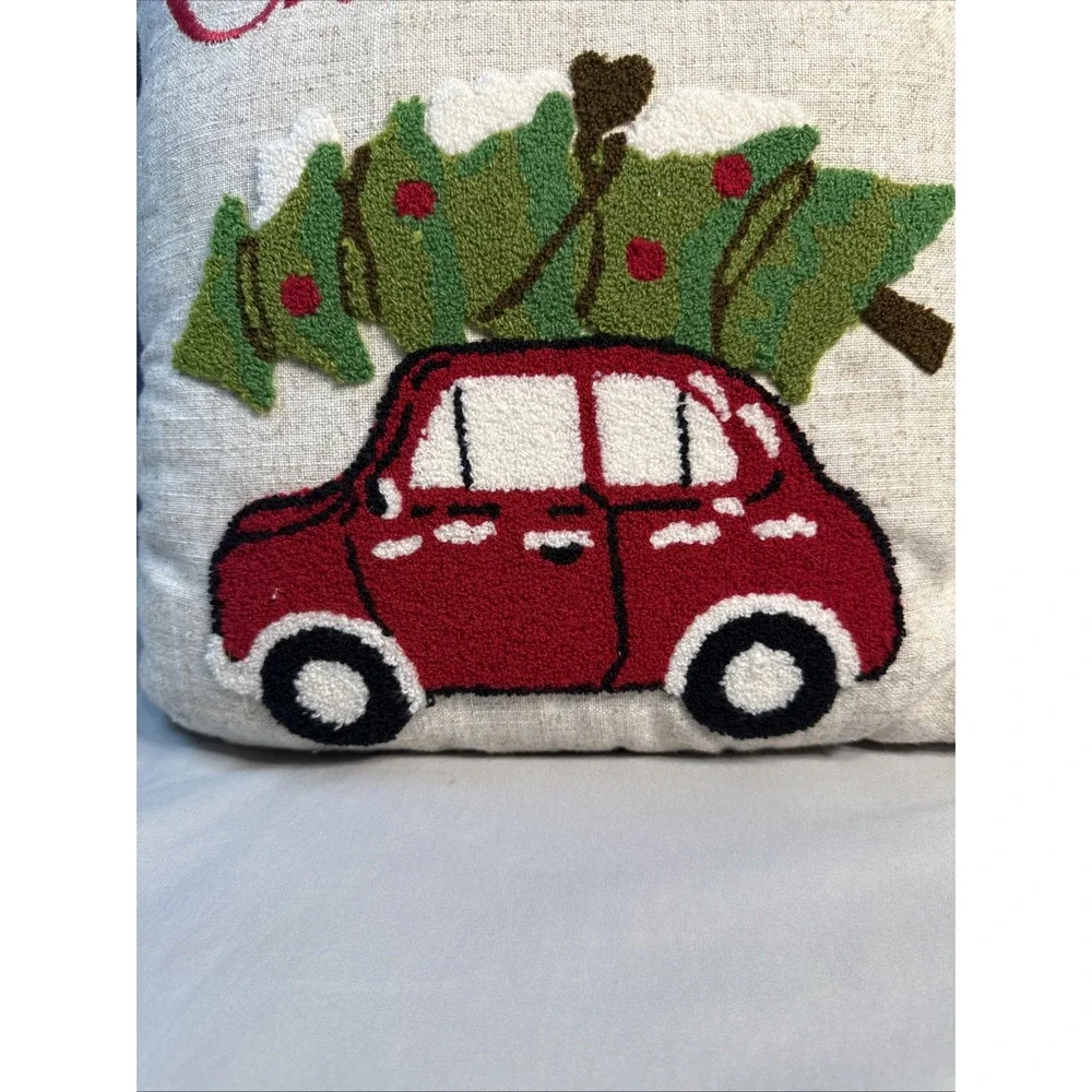 Saro Le Jour de Noël Embroidered Christmas Throw Pillow Red VW Bug Car Tree